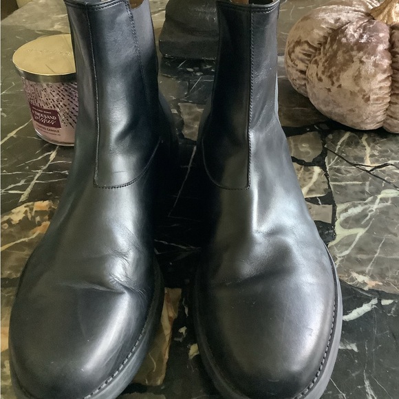 Salvatore Ferragamo Chelsea Black Italian Calfskin leather ankle boots size 12 D - Picture 4 of 13